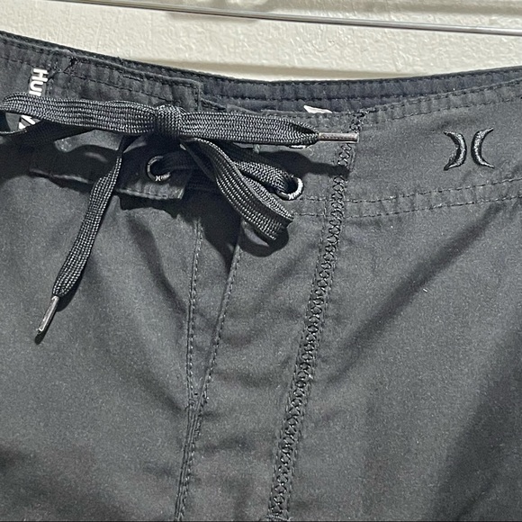 HURLEY Men's Black Board Shorts Swimsuit Cargo Pocket 10” Inseam - Picture 4 of 7